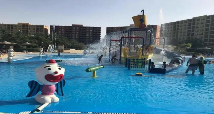 لاجونز قرية تضم سيا جولف باي